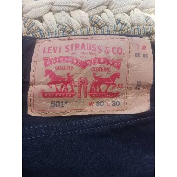 Vintage black Levi's button fly 501 30 x 30